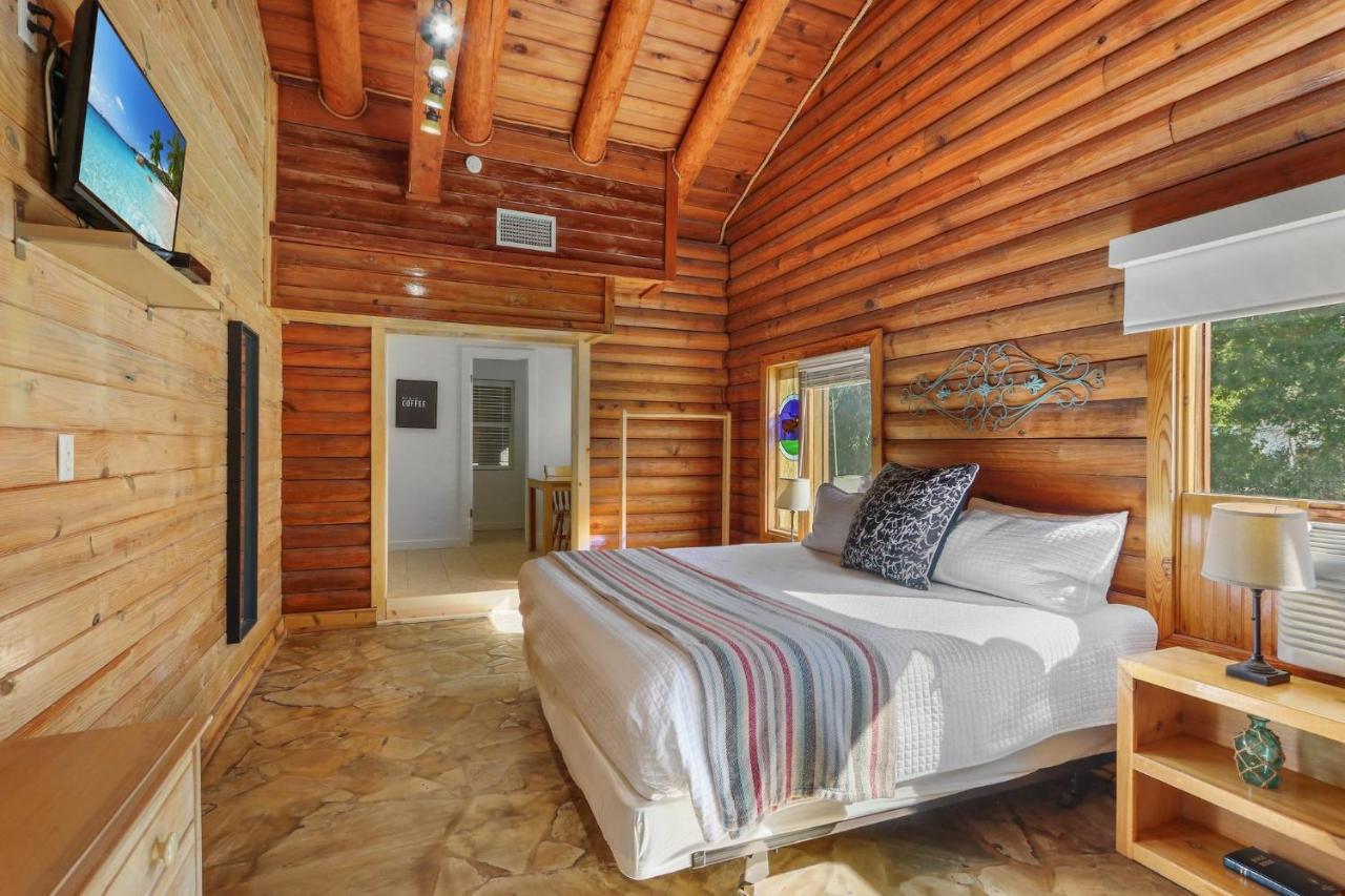 Wimberley Log Cabins Resort And Suites- Unit 4 Extérieur photo